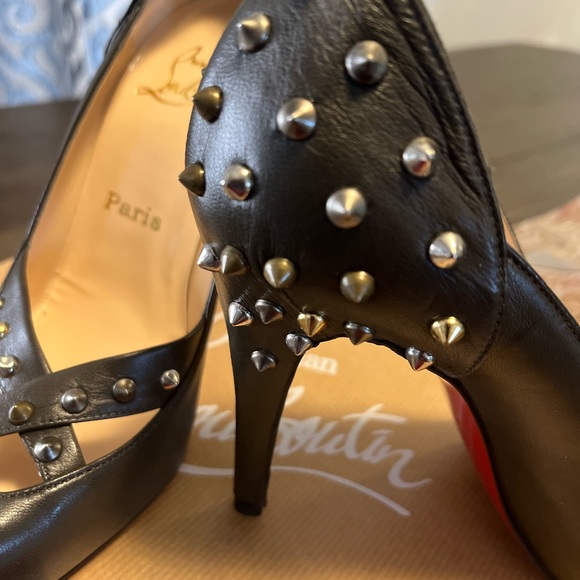 NAPA STUD GREEN CHRISTIAN LOUBOUTIN NEW IN BOX SIZE 371/2 - Picture 11 of 12